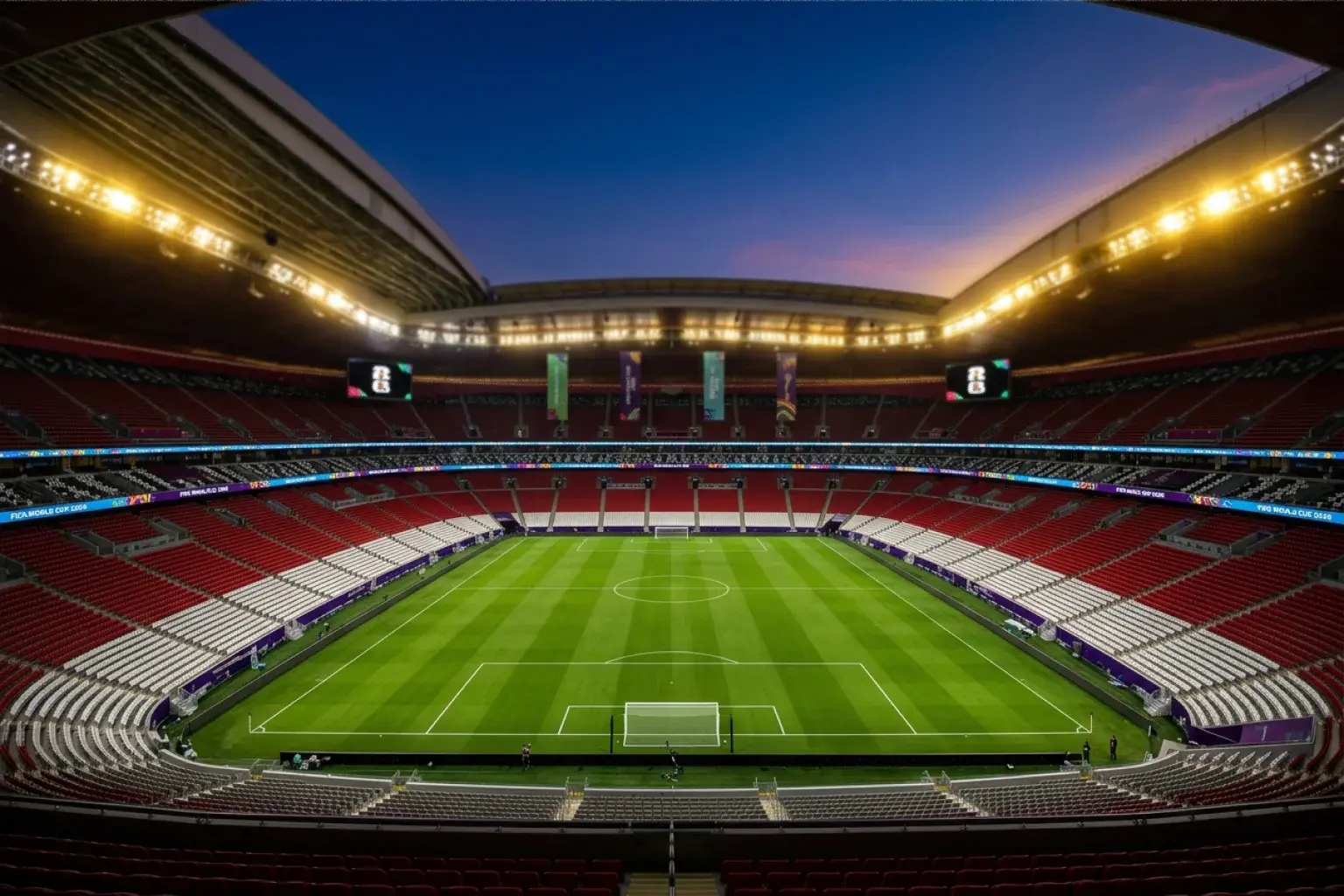 Stadion osvijetljen reflektorima uoči utakmice Svjetskog prvenstva 2026